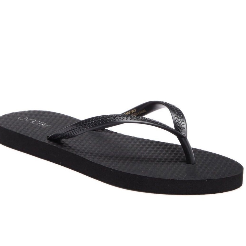 Abound Minimalist Black Flip Flops Size 11 NWT Casual Summer Sandals